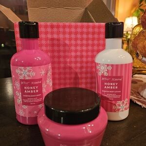 Betsey Johnson Honey Amber Scented 3pc Body Care Gift Set Box New